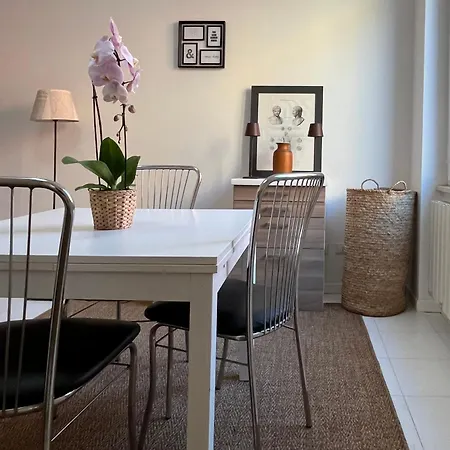 Flatluxe 1 * פארמה